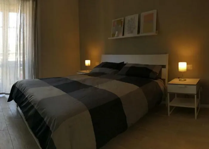 Giuly's House Cozy & Comfy In ....real !!! דירה רומא